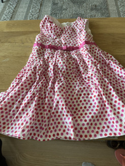 Très belle robe mayoral taille 3 ans 