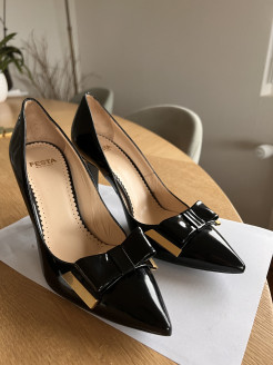 Black patent Festa pumps