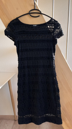 Halblanges Kleid schwarz