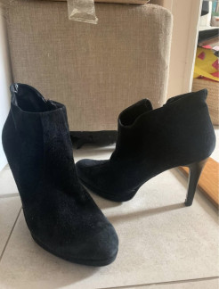 Suede heeled boots