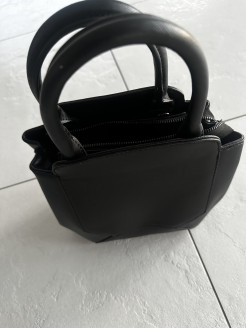 Kleine schwarze Handtasche