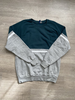 80s-inspired sweatshirt from H&M