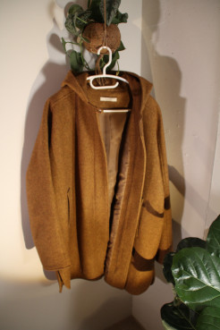 Over-sized duffle coat in camel by Sessùn