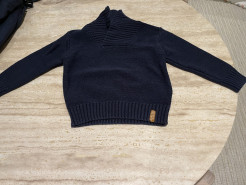 Pull bleu marine taille 4 ans