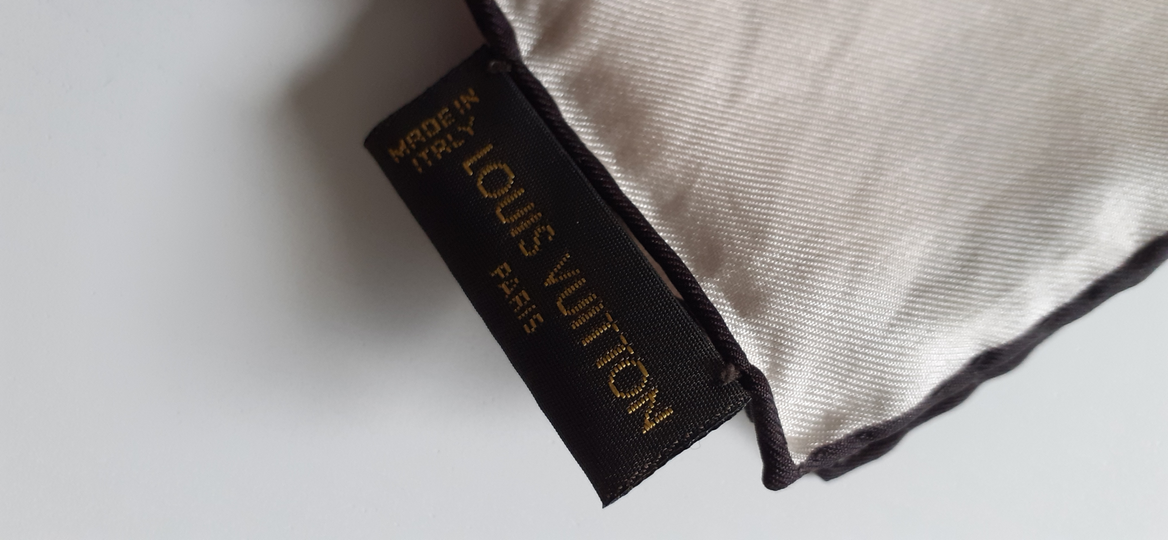 Louis Vuitton scarf - Clozen