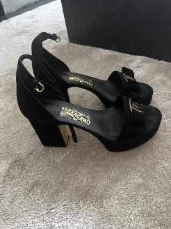 Ferragamo Plateausandalen schwarz