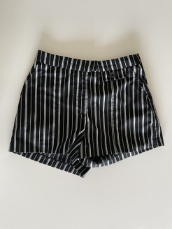 Gestreifte Shorts