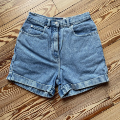 short jeans