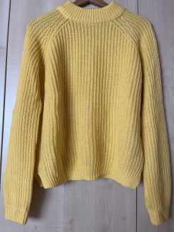 Yellow jumper for autumn/winter