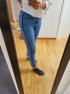 Straight-leg jeans