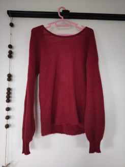 Lightweight burgundy knit jumper