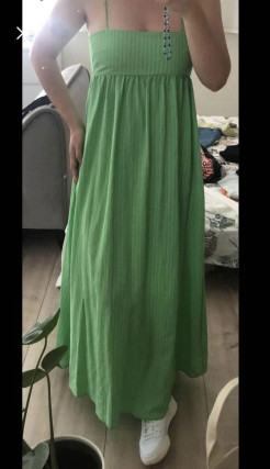 Longue robe verte à rayures