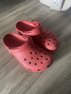 crocs