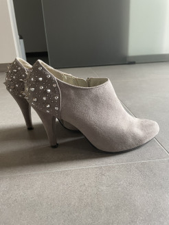 Chaussures à talon taupe