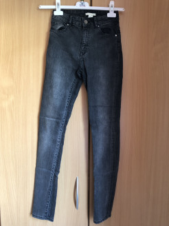 Dunkelgraue Jeans