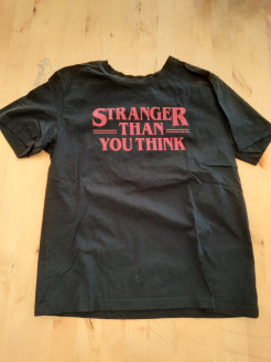 T-shirt noir femme Stranger Things