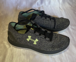 Under Armour trainers 40