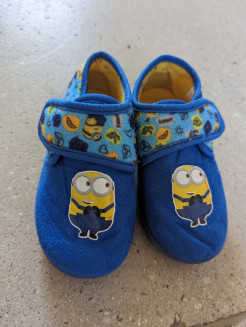 Minions slippers 27