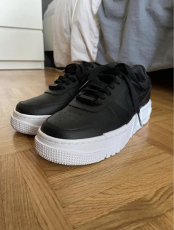 Air Force 1 Pixel NEUF