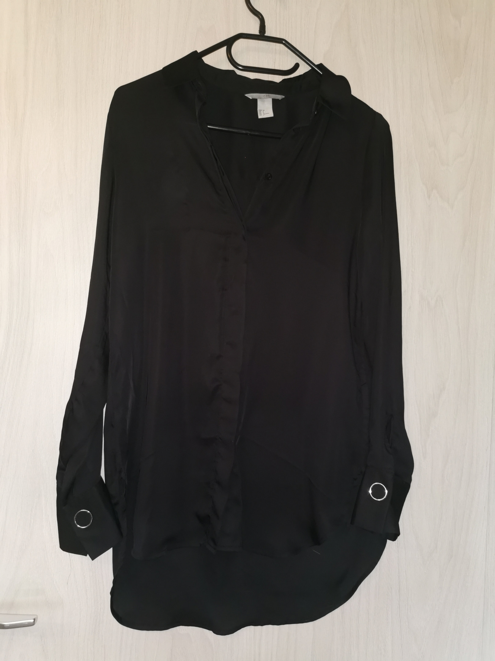 Schwarze Bluse, hinten länger t. 36