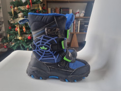 Snow boots 28