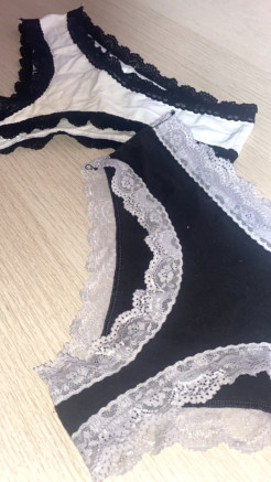 Two knickers with lace