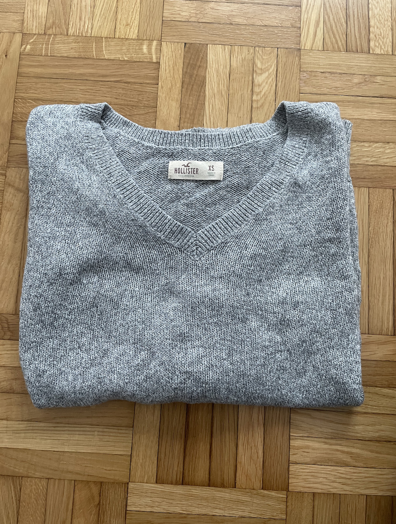 Hollister V-neck jumper