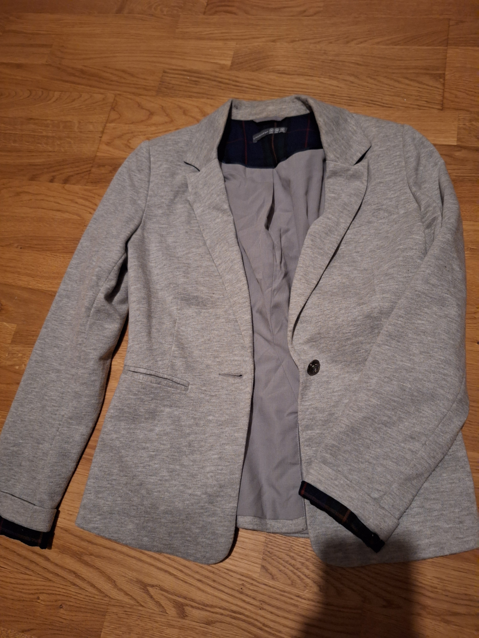 Grey blazer