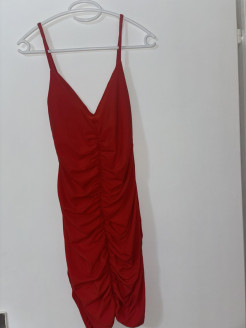 kurzes rotes Kleid