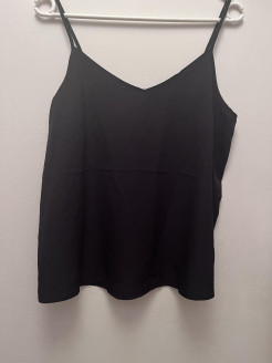 Neues schwarzes Top