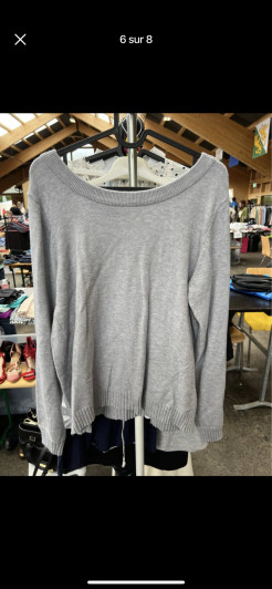 Grey jumper with bow on back