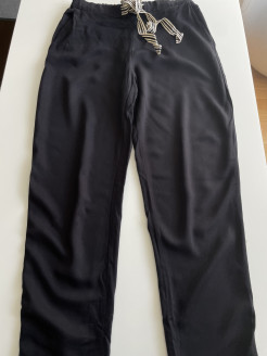 Schwarze Hose Mango