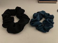 set of 2 scrunchies