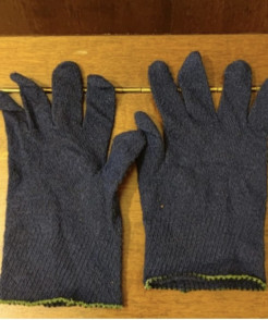 One size gloves black