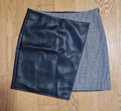 Short asymmetrical skirt - Size 36
