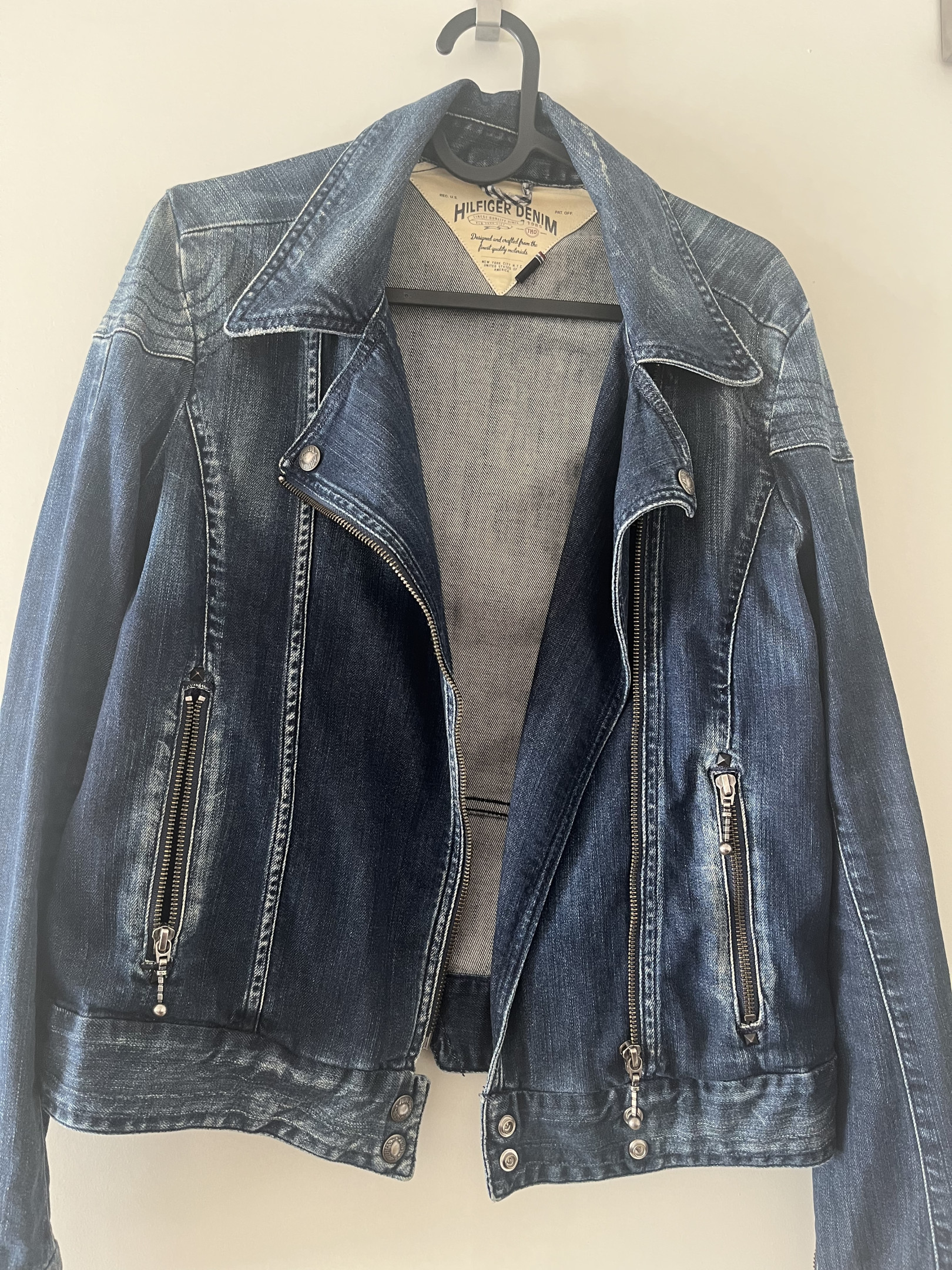 Schöne Jeansjacke von Tommy Hilfiger