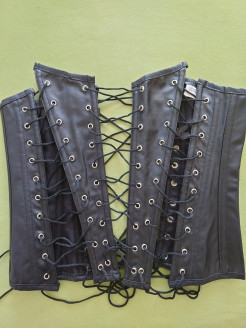 New black leather-effect bustier S / M