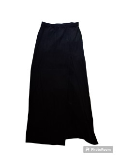 Long skirt with slit