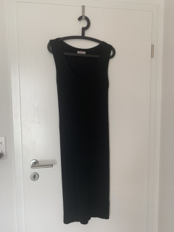 Eng anliegendes Kleid schwarz L