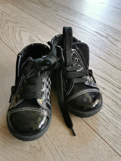 Patent toe shoes size 21