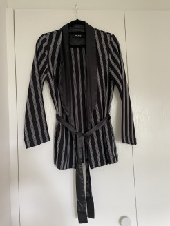 Kimono-style jacket with belt (can be removed)