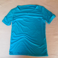 t-shirt de sport turquoise