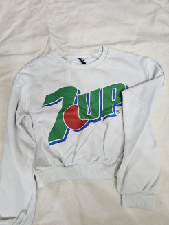 Weißer Pullover croptop 7up