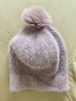 Powdered violet-pink hat.