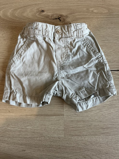 Shorts in Größe 4-6 Monate