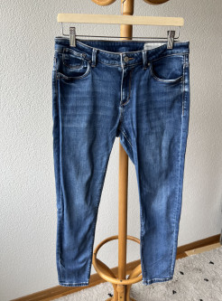 Schmal geschnittene Jeans Größe M - ESPRIT