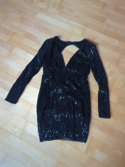 Black sequined halter dress t.M