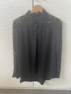 Lightweight long-sleeved blouse