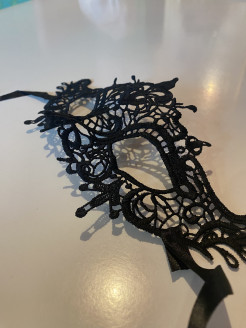 Festive lace mask