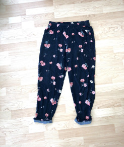Black and pink flower trousers t 36